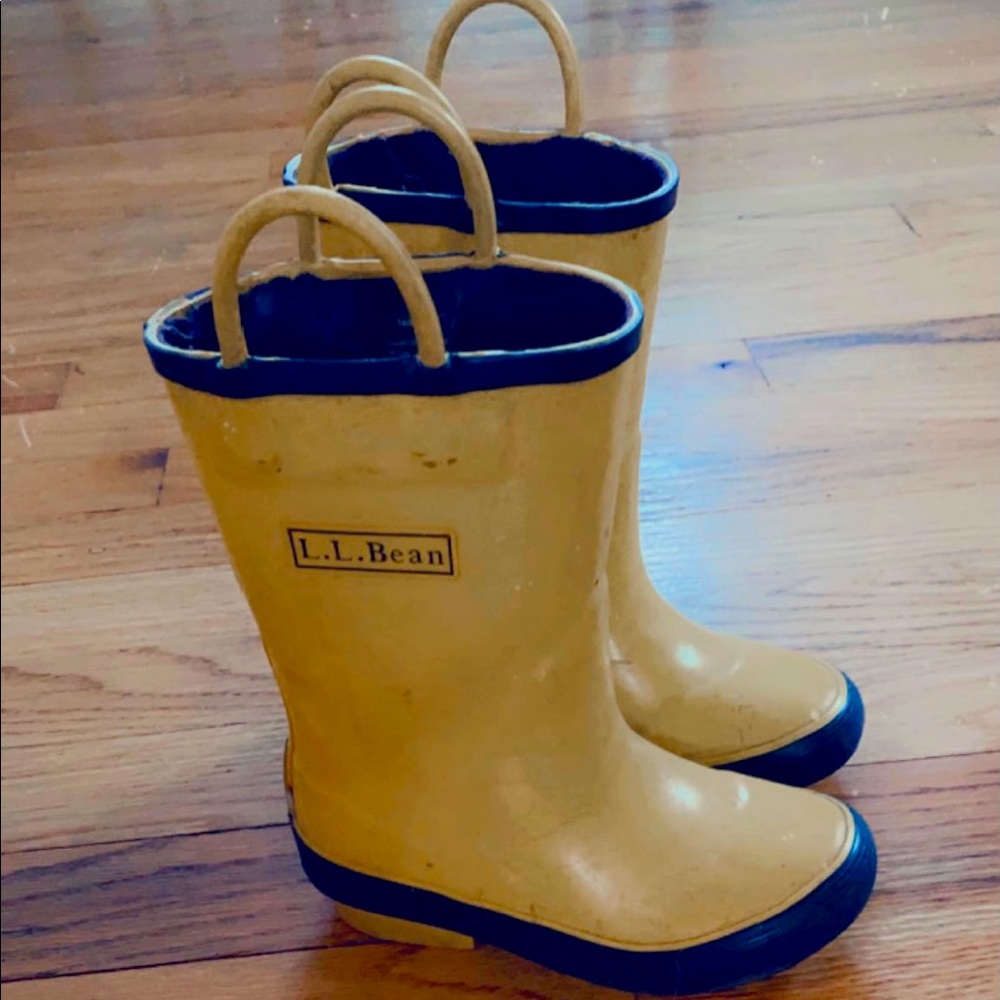 LL bean kids/toddler rain boots size 9